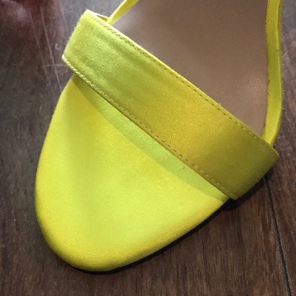ALDO yellow fluorescent shoes - Picture 5 of 8